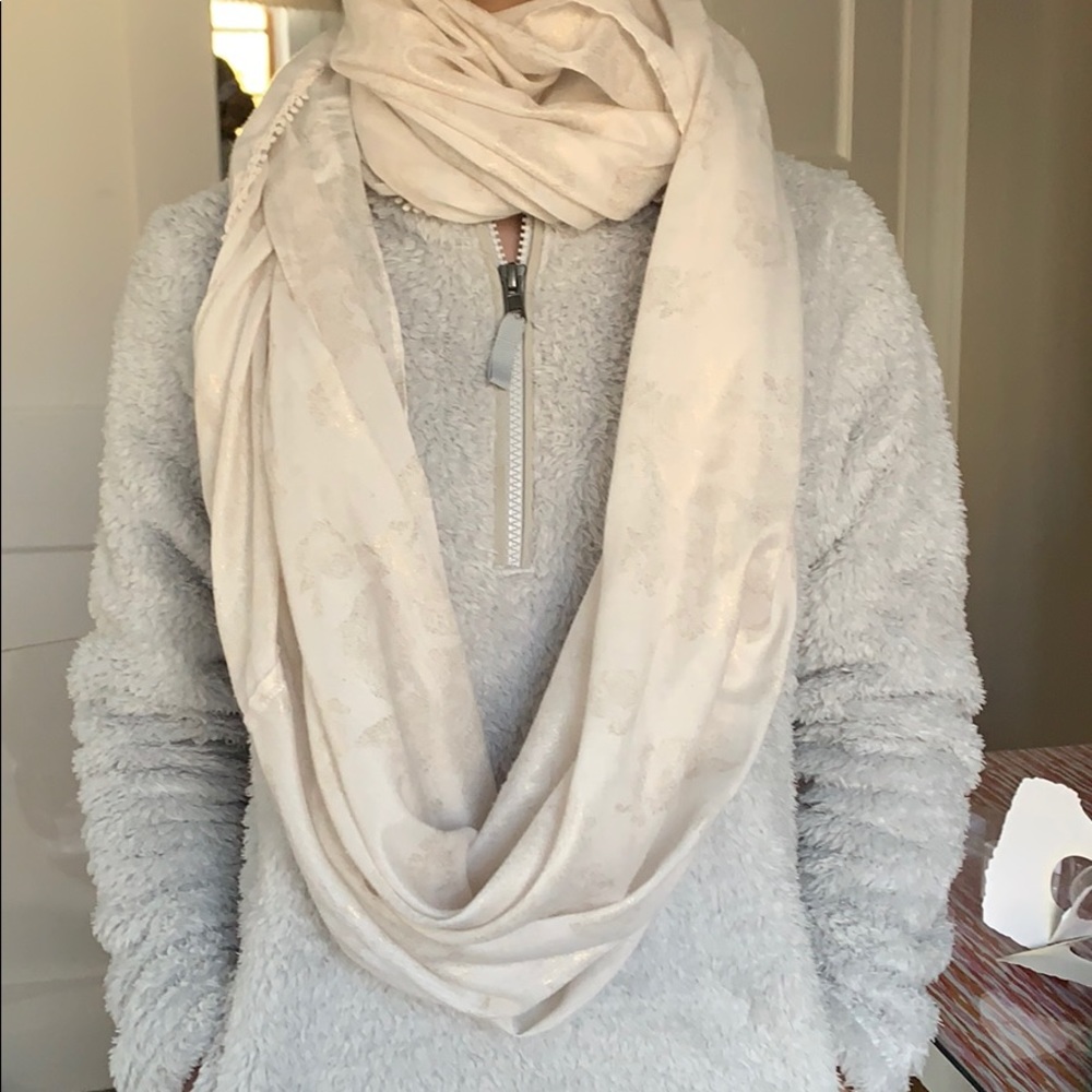 Infinity scarf (multi purpose/use)